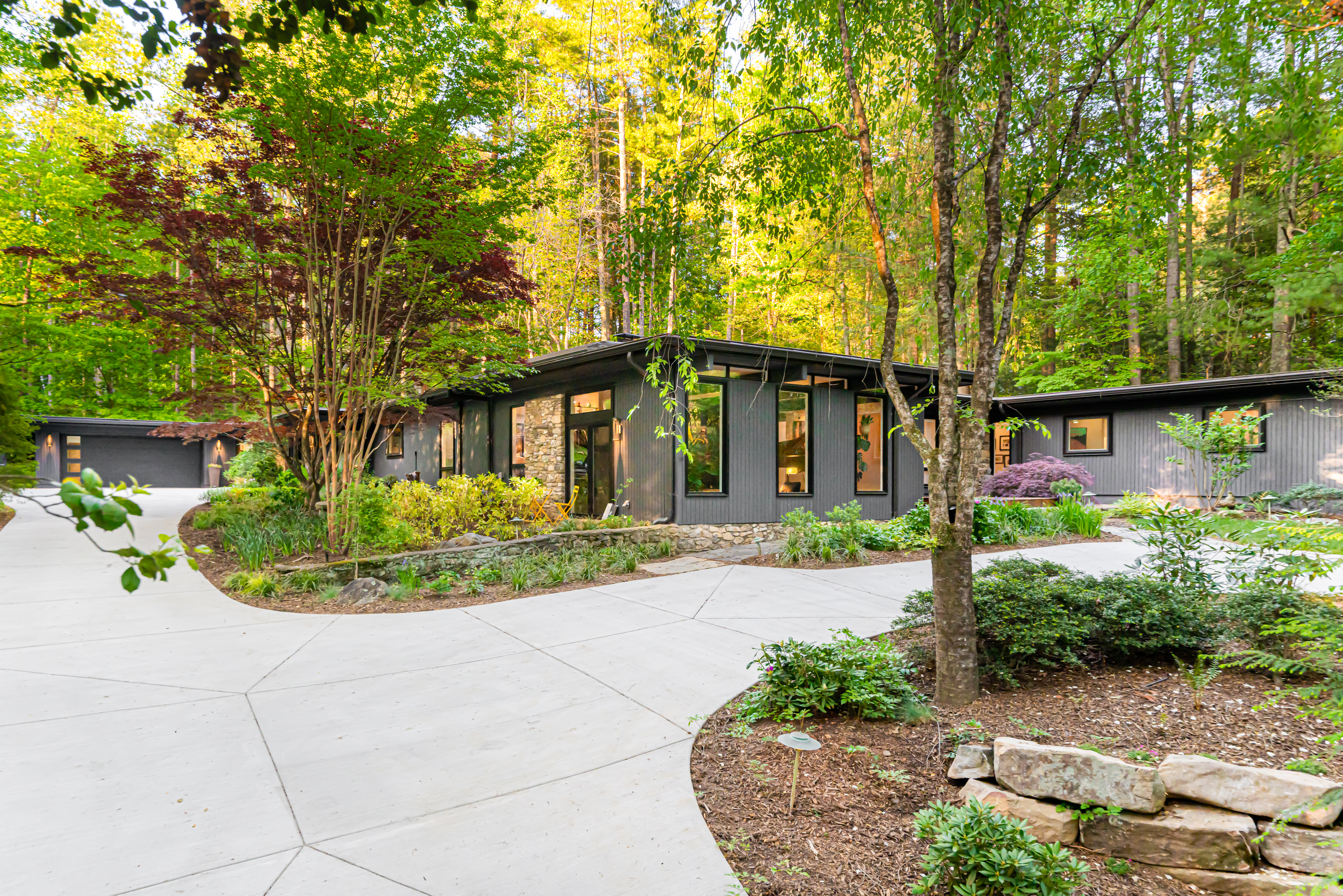 5-brookside-1 Architectural Marvel in Biltmore Forest Enters Market for $4 Million