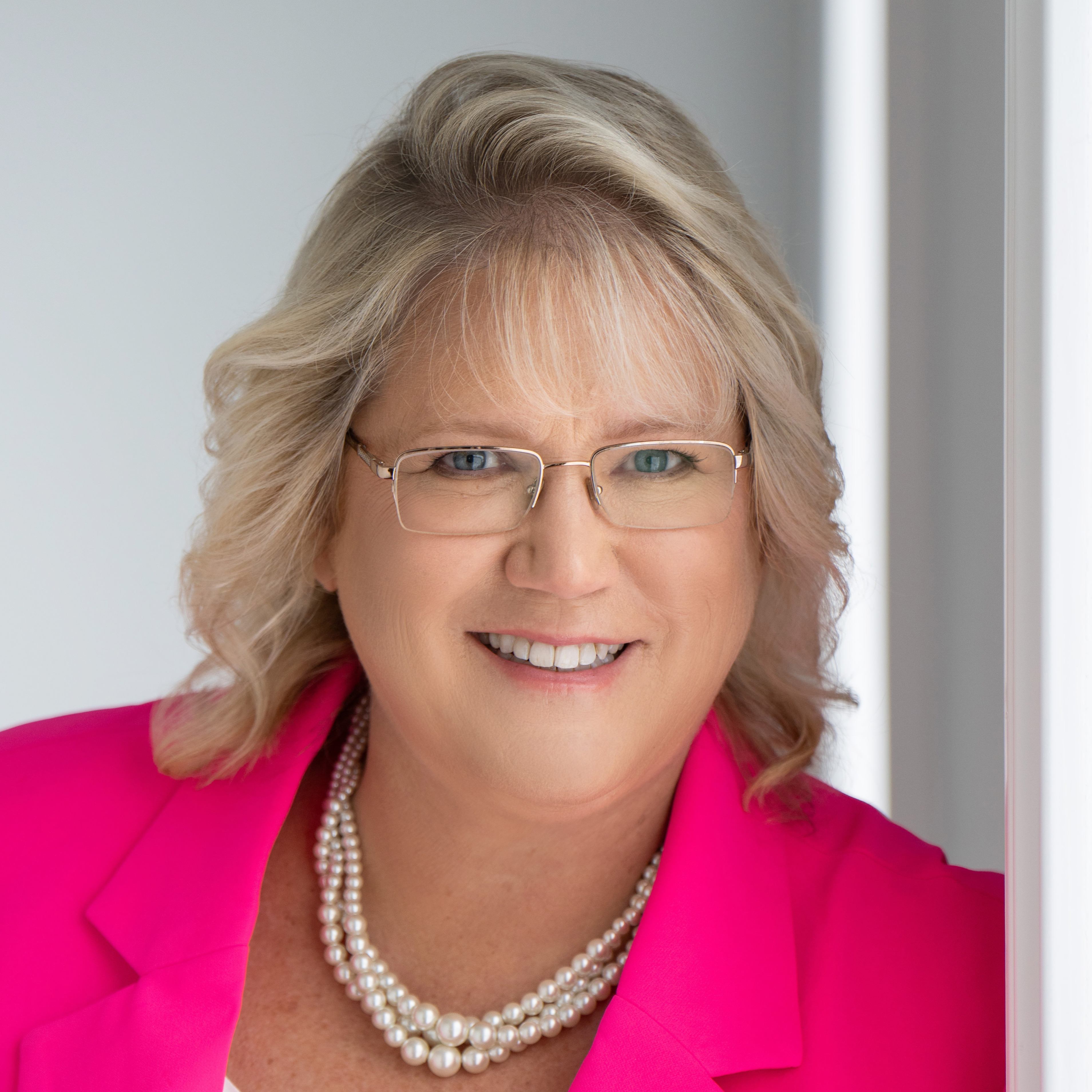 cyndee-haydon-realtor-str-expert-pinellas-gulf-beaches-square-1 Sandbars To Sunsets Team with Future Home Realty Indian Shores Gulf-Front Condo Market Reports 14-Day Median DOM and $1,035,000 Median Price as Tourism Surpasses 2023 Levels